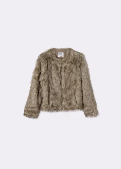 Abrigo corto efecto pelo