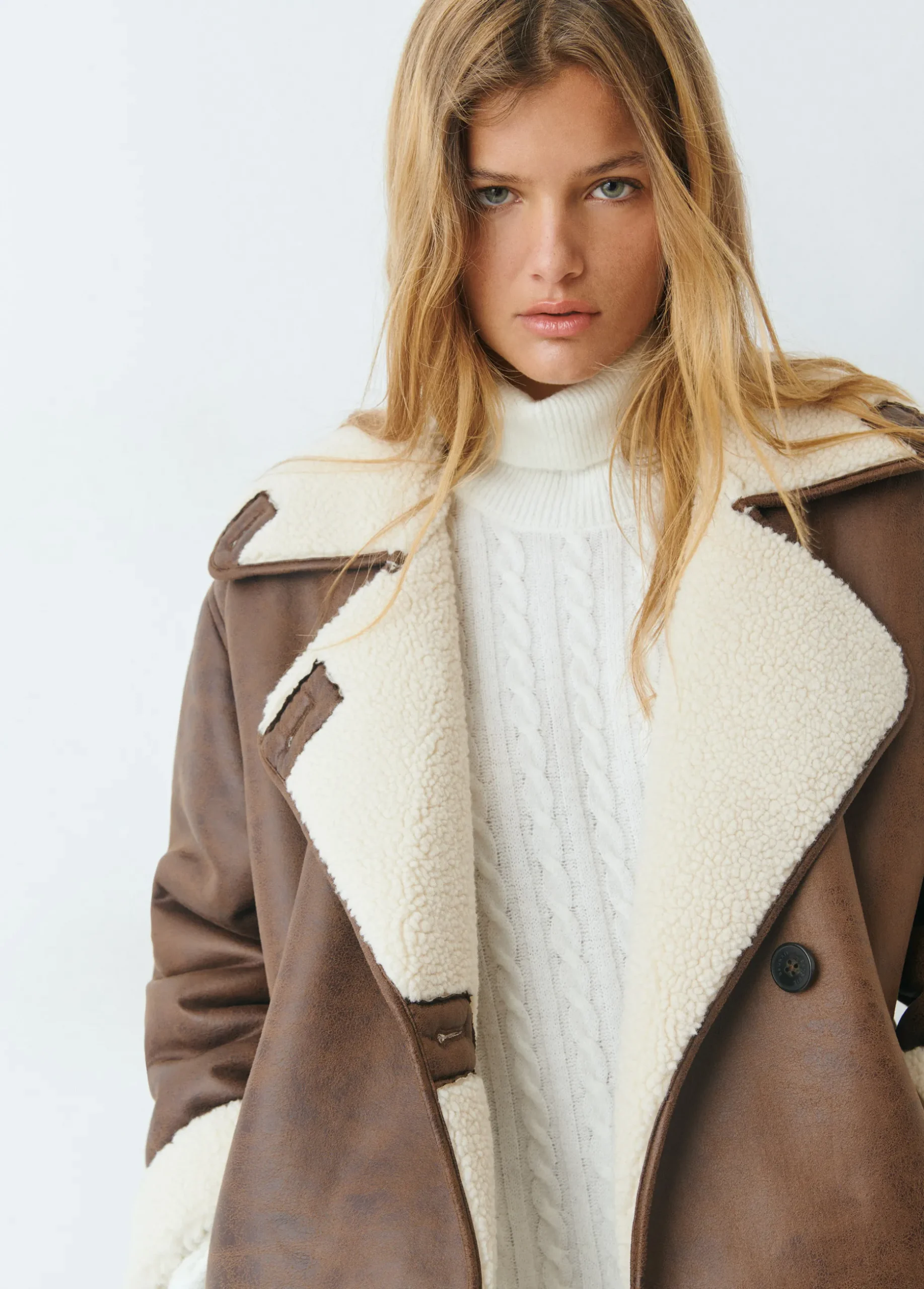 Abrigo doble faz efecto piel