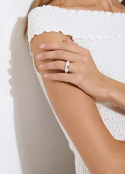 Anillo volumen plateado