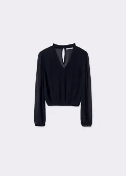 Blusa detalle choker