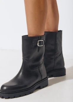 Botín piel motero hebilla