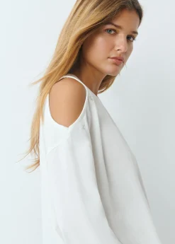 Camiseta cut-out bordado estrellas