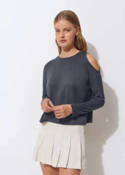 Camiseta cut-out hombro