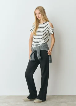 Camiseta raya tejida cut-out hombro