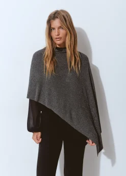 Capa con hilo metalizado