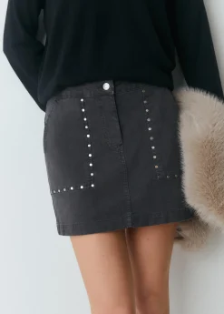 Falda bolsillos frontales