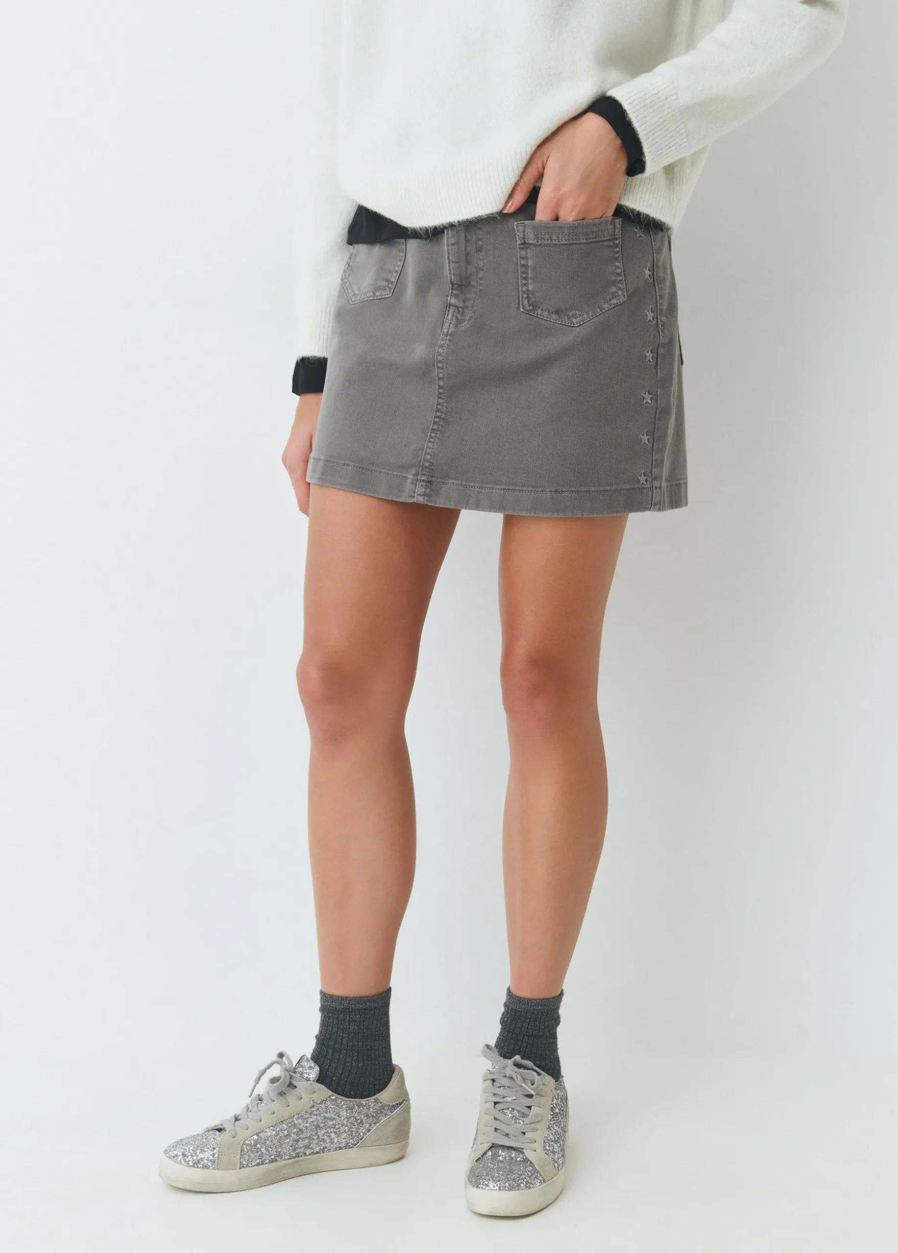 Falda estrellas bordadas