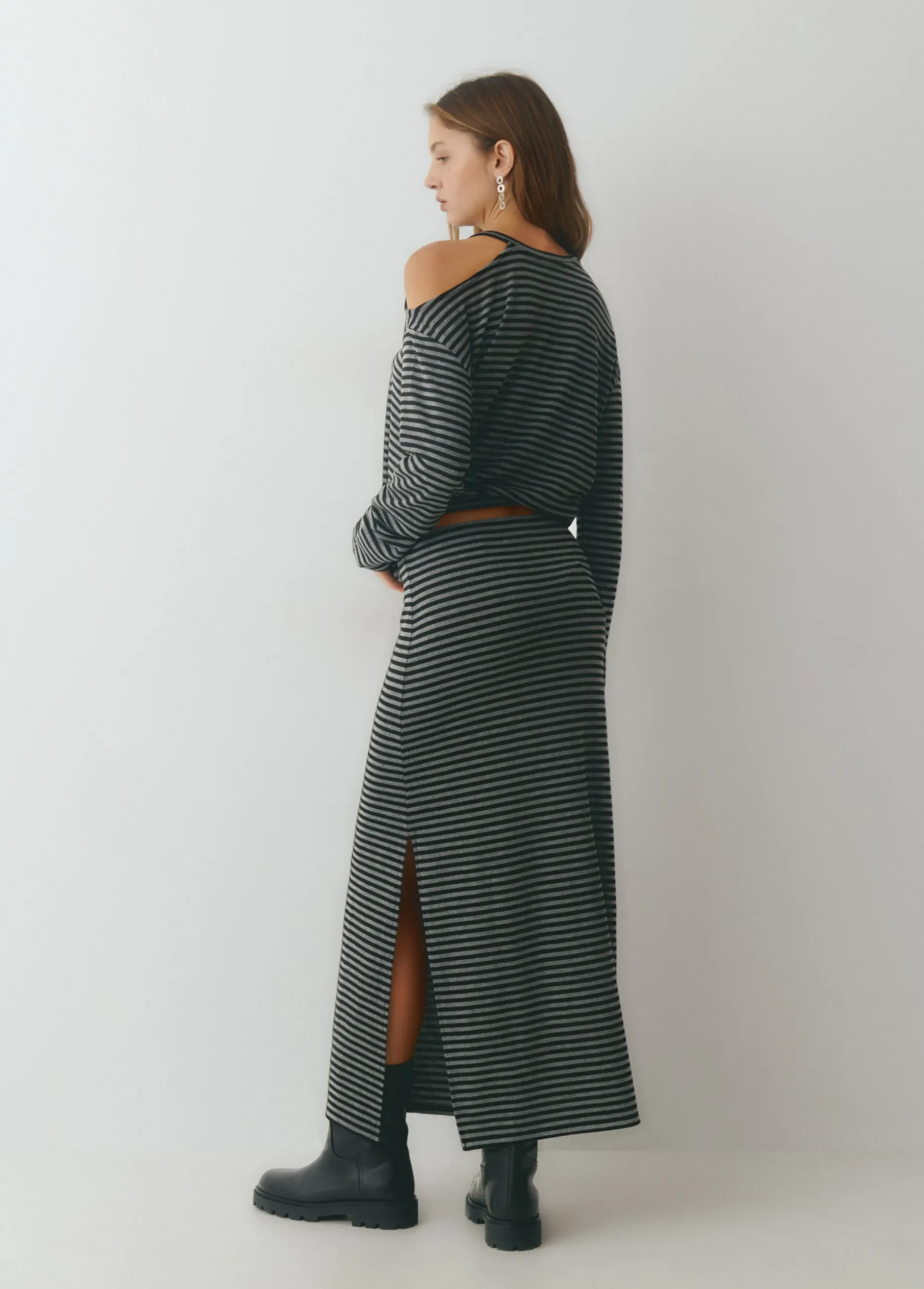 Falda midi raya tejida bicolor