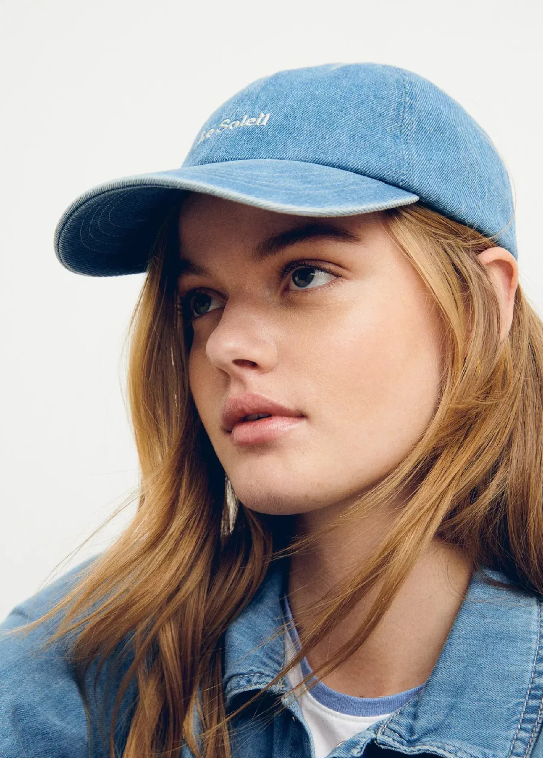 Gorra denim bordada