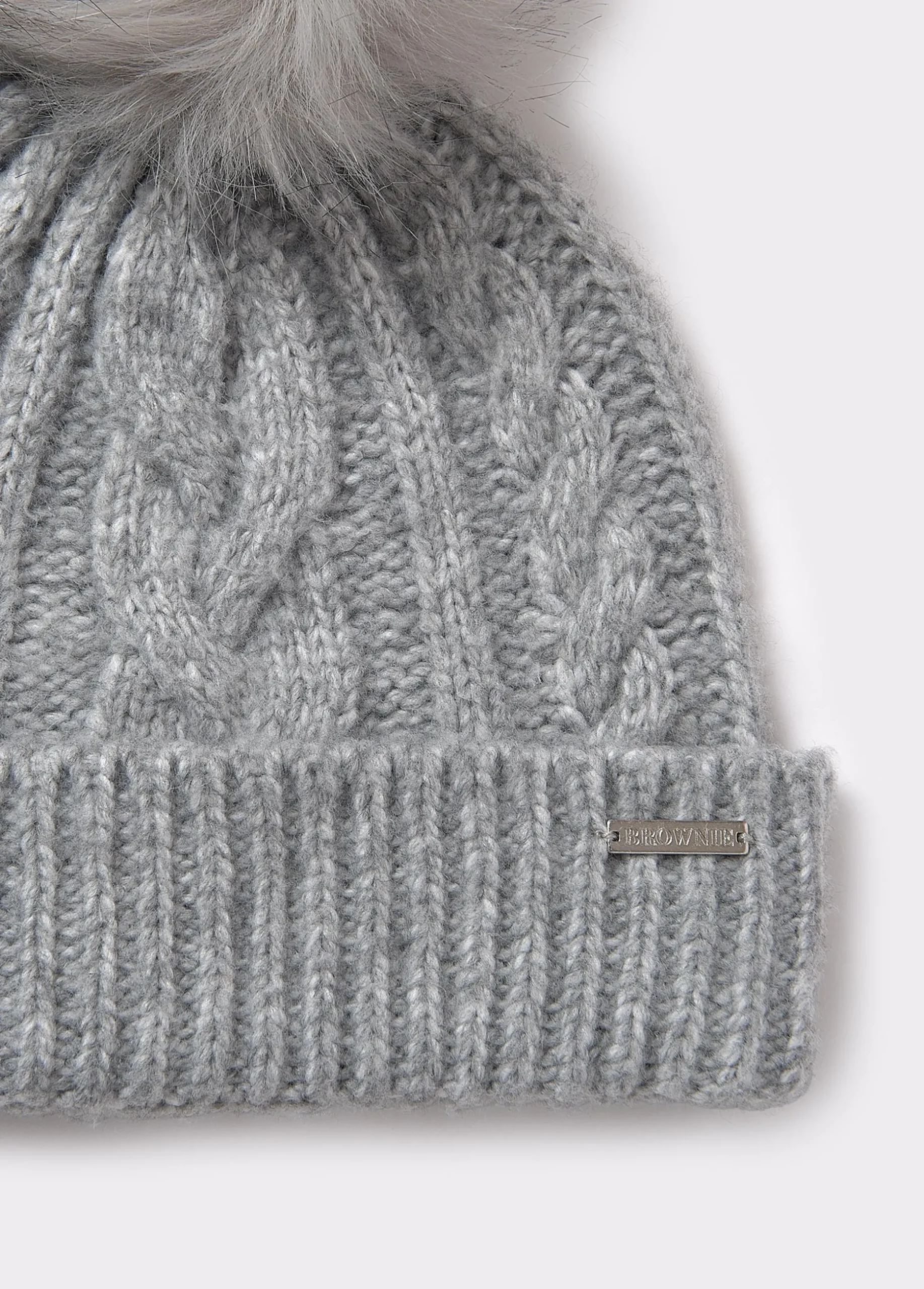 Gorro trenza bola pelo