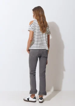 Pantalón bajo desflecado