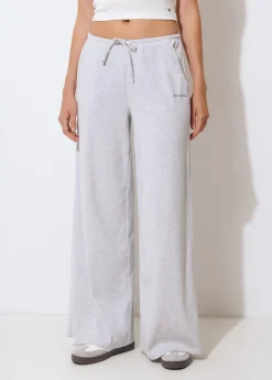 Pantalón felpa bordado