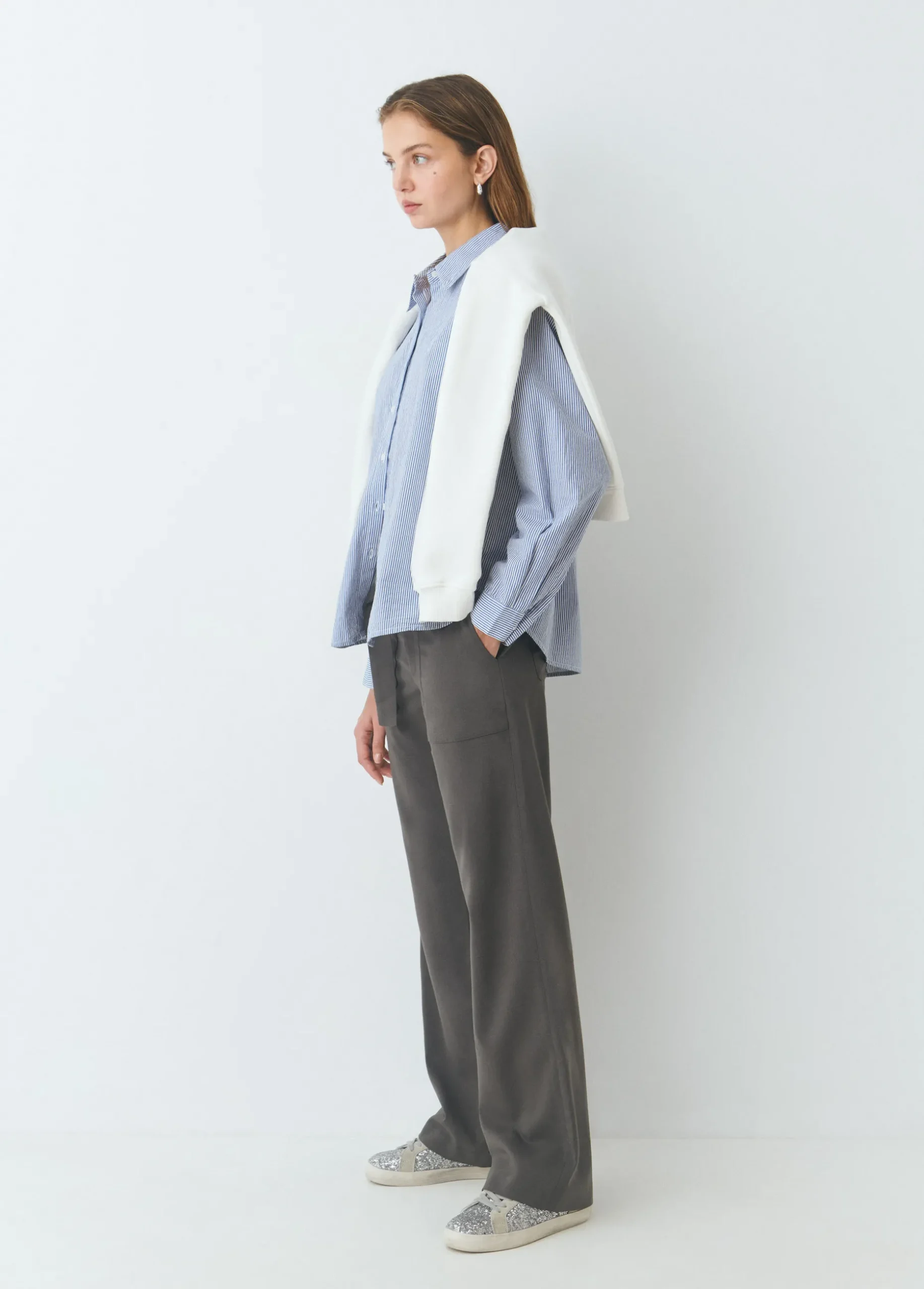 Pantalón recto con cinturón