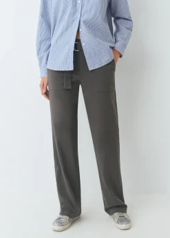 Pantalón recto con cinturón