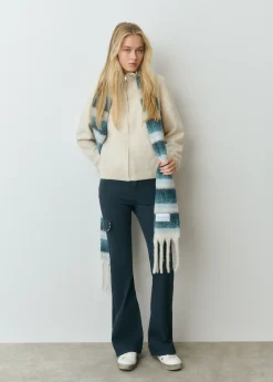 Pantalon campana cargo tachas