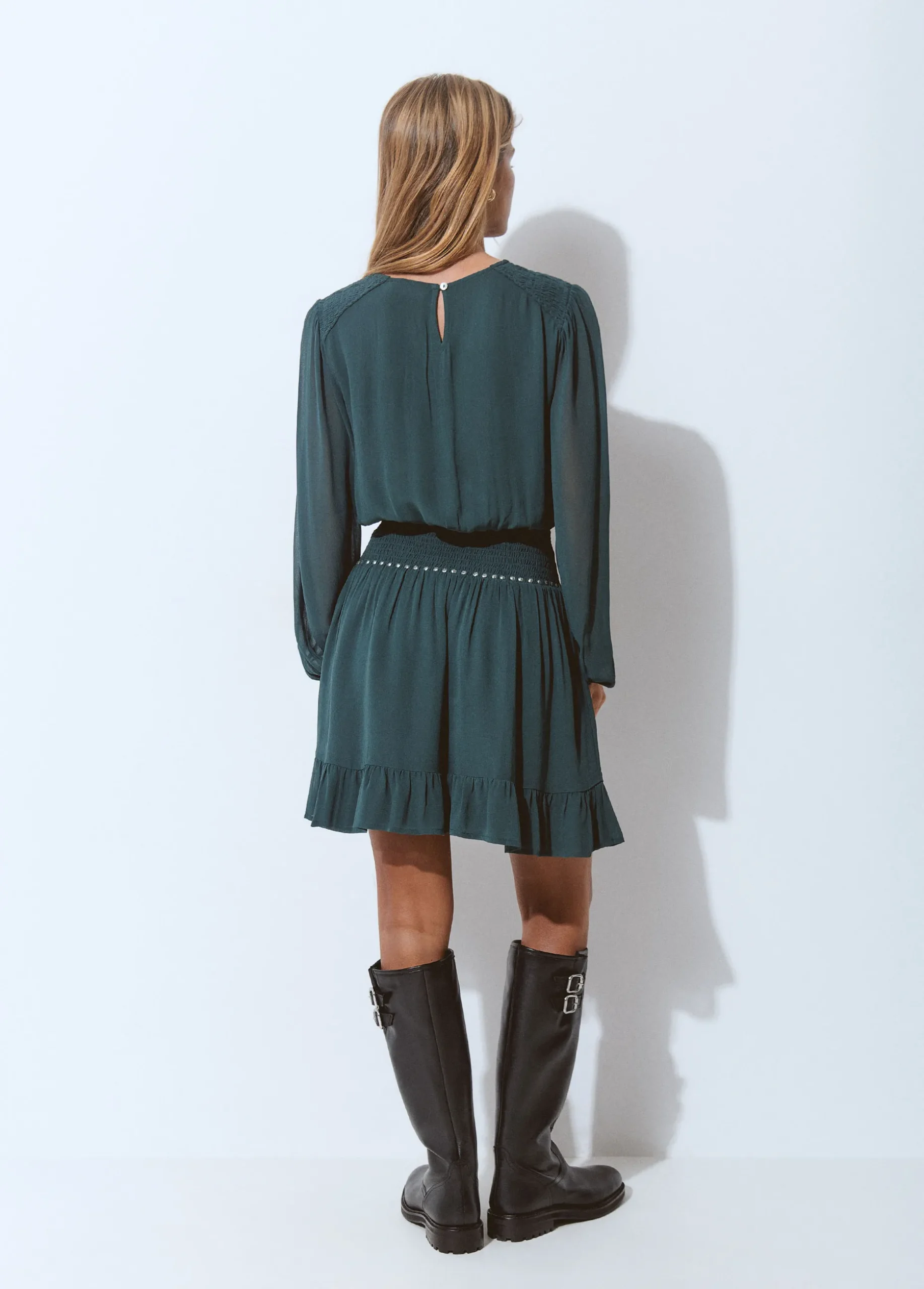 Vestido goma cintura detalle tachas